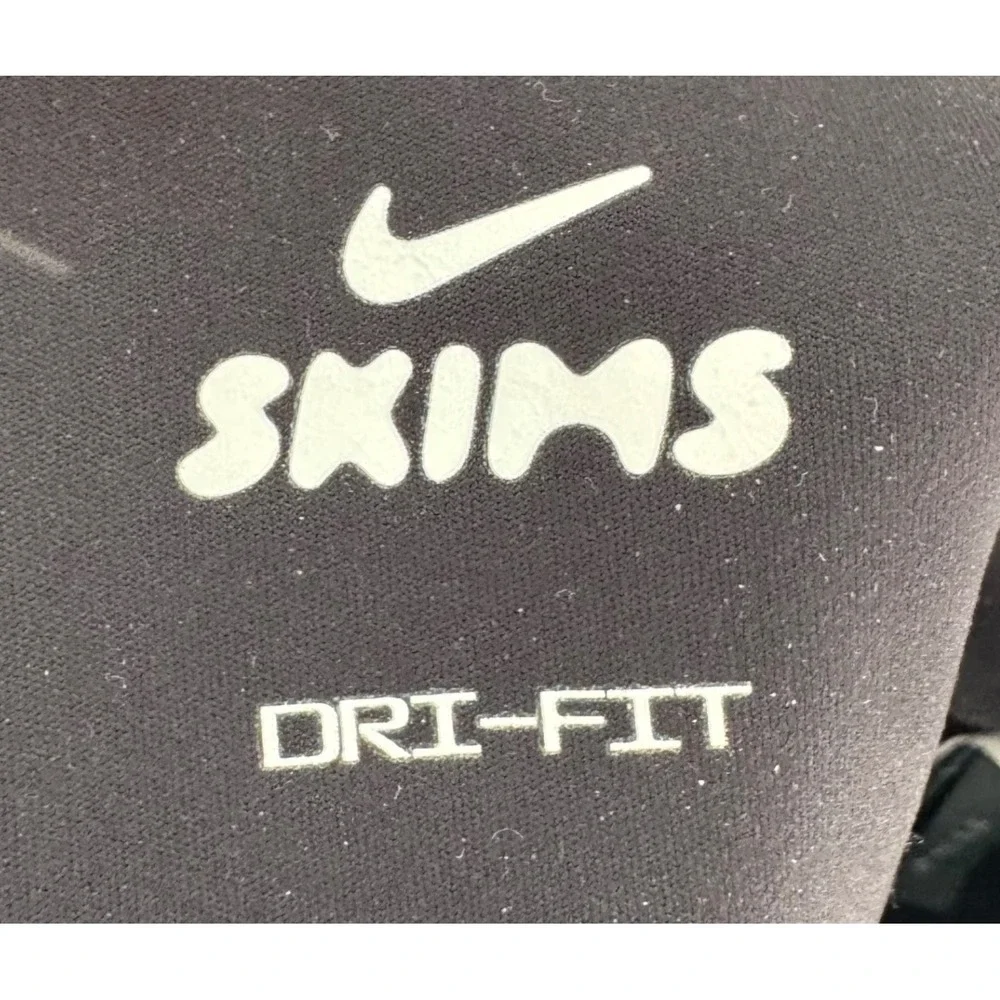NWOT Nike x SKIMS Dri-FIT High Waisted Leggings‎ Black XS BO-LEG-7005W - Picture 4 of 6